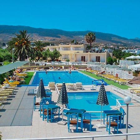 Niriides Beach Hotel Псалиди Екстериор снимка