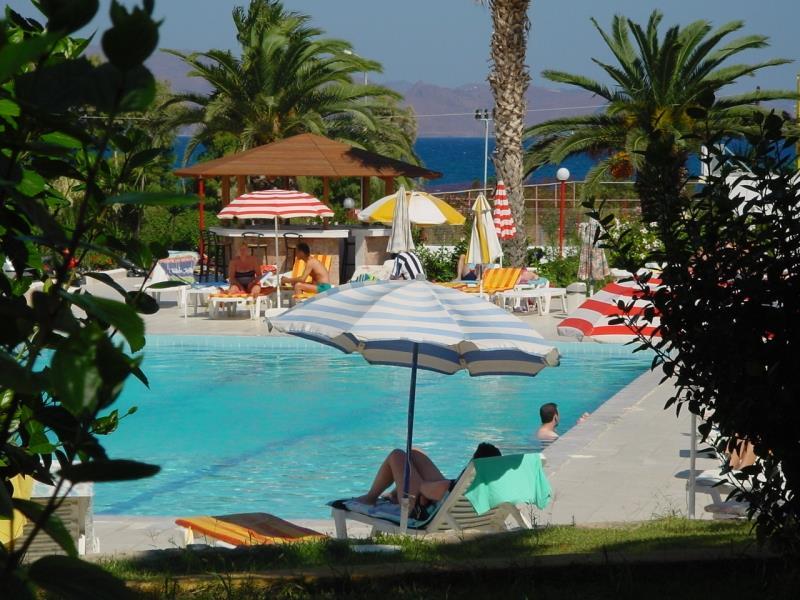 Niriides Beach Hotel Псалиди Екстериор снимка