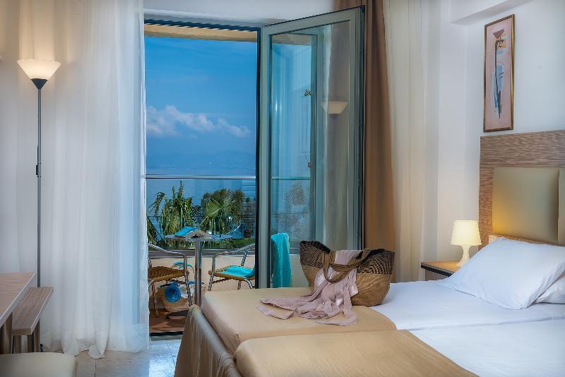 Niriides Beach Hotel Псалиди Екстериор снимка