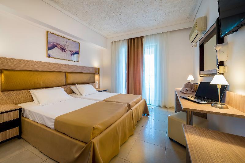 Niriides Beach Hotel Псалиди Екстериор снимка