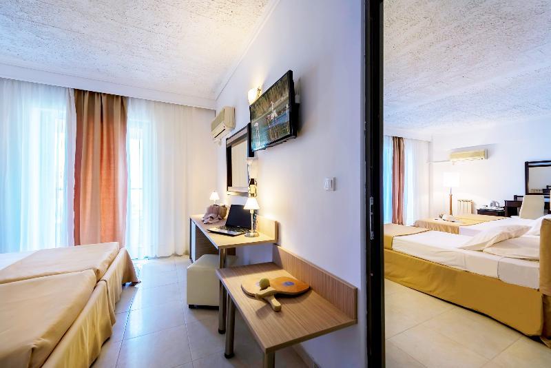 Niriides Beach Hotel Псалиди Екстериор снимка